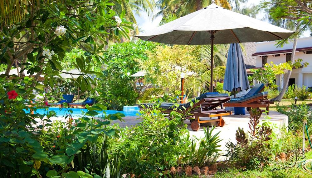 Flame Tree Cottages Nungwi Bagian luar foto